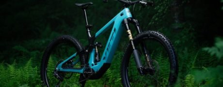 YETI_LTe_Bike_Check_00028-2000x1333-bbbbc916-ec98-48a5-8316-175f2edcb225-800x533